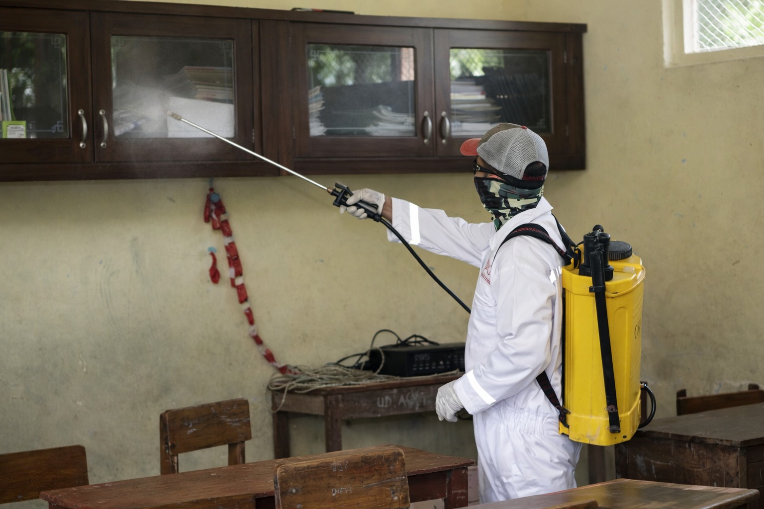 Titan Providing Pest Control Services in Balanagar